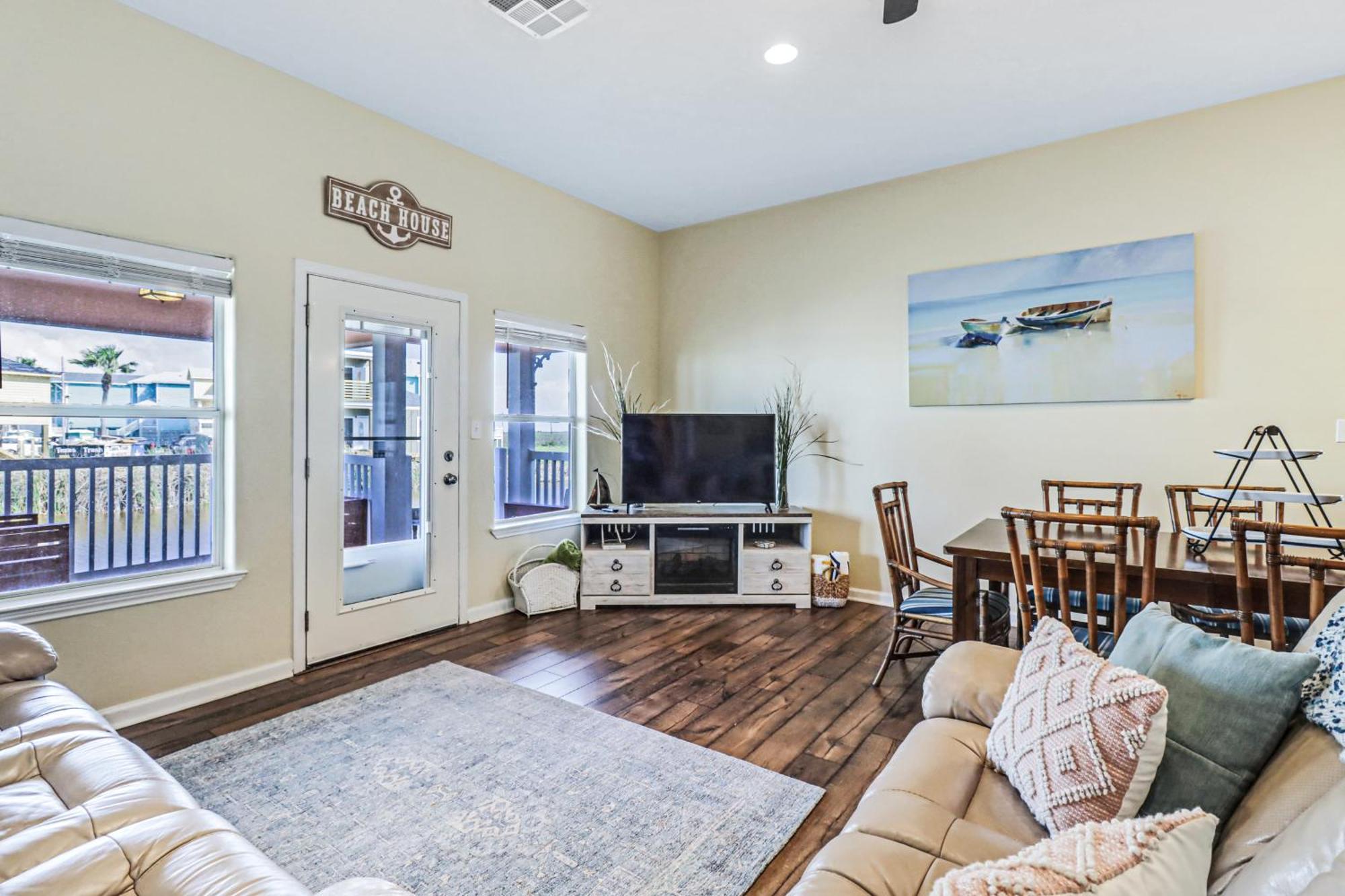 Вилла Bella Vista & Four Winds House Mustang Beach Номер фото